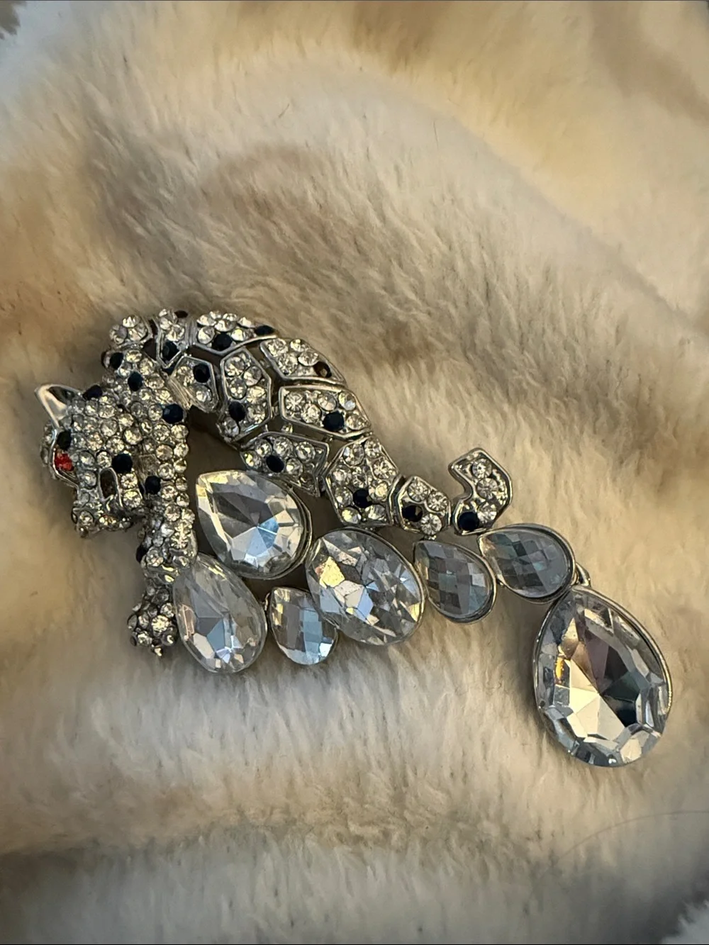 Vintage Brooch pin cat Cougar jaguar cheetah rhinestone